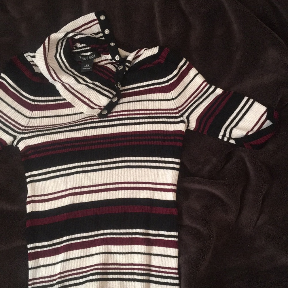 White House Black Market XS mockneck